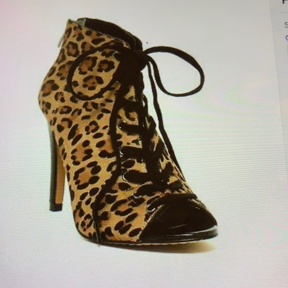 NWT French Connection Quillan Leopard Open Toe Booties 9.5 - Picture 1 of 9